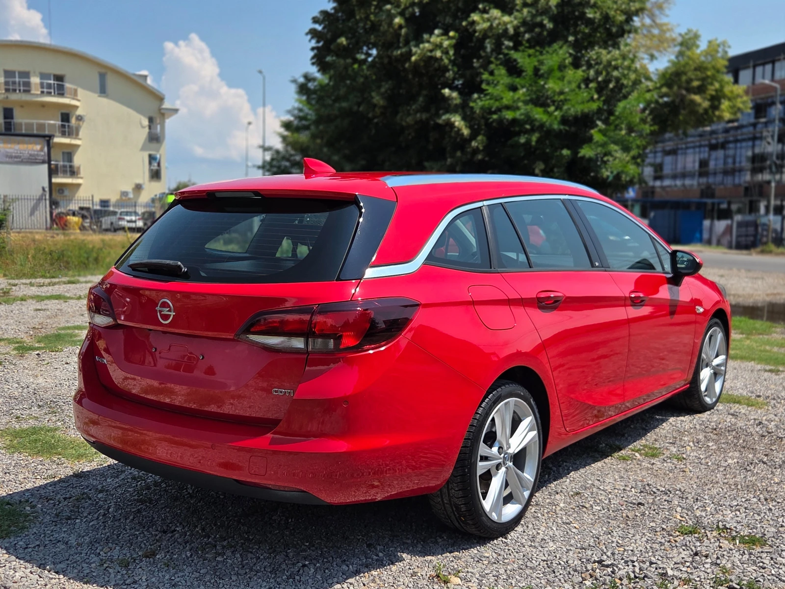 Opel Astra INOVATION* АВТОМАТ* КОЖА* DISTRONIC FULL* 136к.с. , снимка 3 - Автомобили и джипове - 55121985