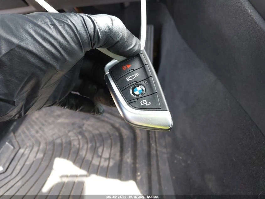 BMW 330 xDrive* LANE* DISTRO, снимка 10 - Автомобили и джипове - 55537919