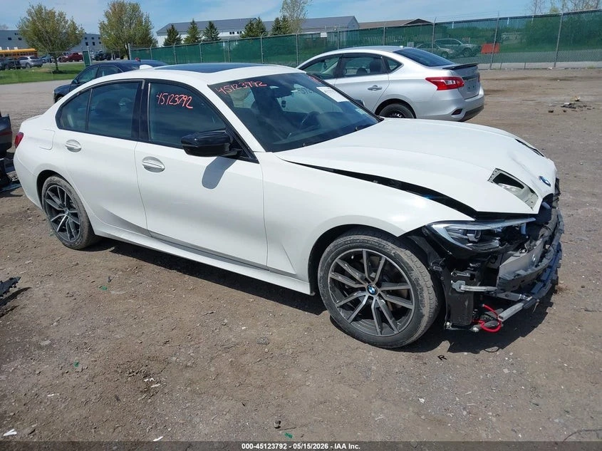 BMW 330 xDrive* LANE* DISTRO, снимка 2 - Автомобили и джипове - 55537919