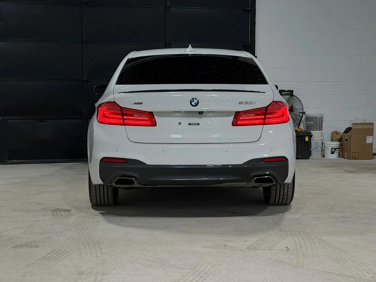 BMW 530 i xDrive M Sport | Navigation | Heated Seats | Mem, снимка 4 - Автомобили и джипове - 55901484