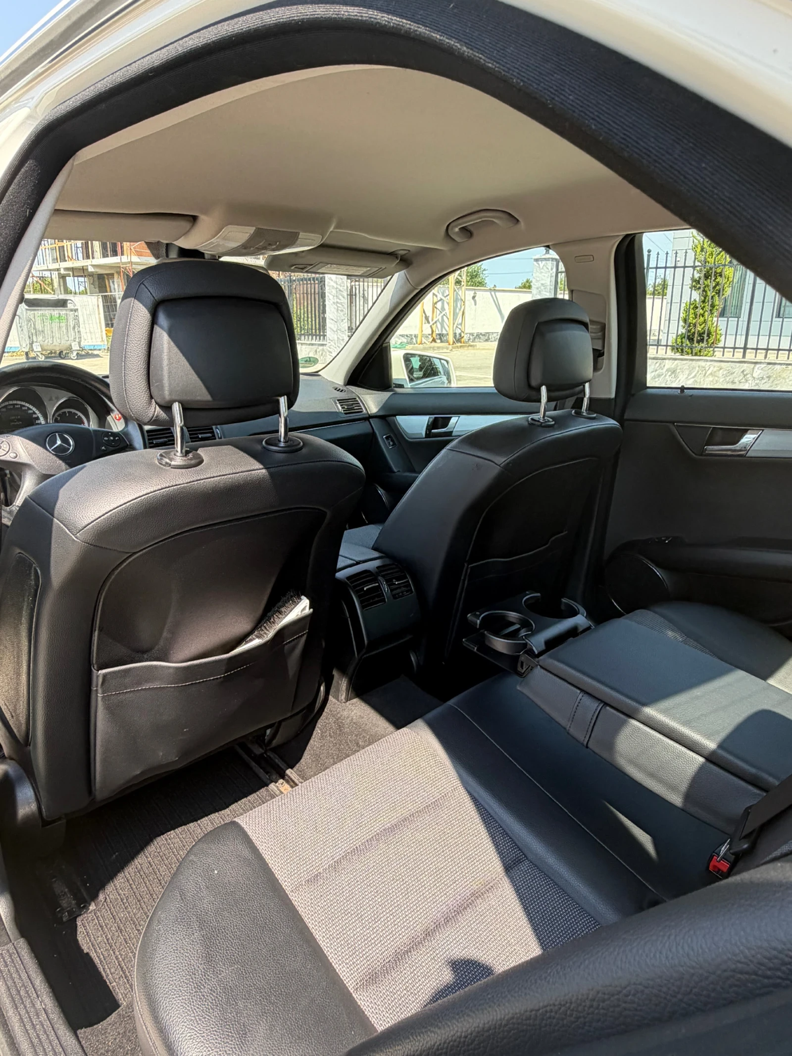 Mercedes-Benz C 220, снимка 10 - Автомобили и джипове - 55977543