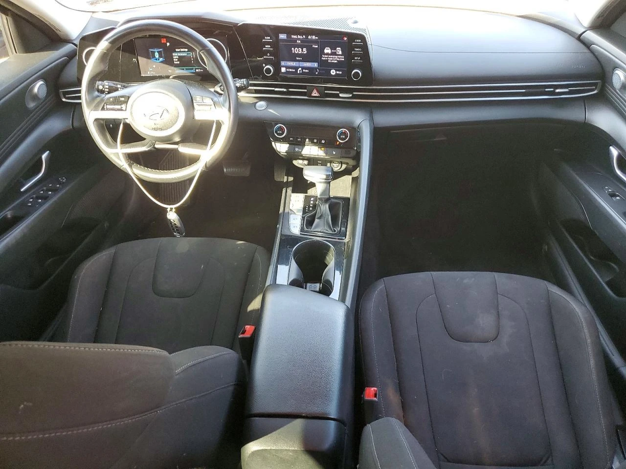 Hyundai Elantra 2.0l Sel, снимка 8 - Автомобили и джипове - 56226308