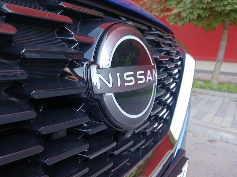 Nissan Qashqai 1.3DiG-T 2WD, снимка 1 - Автомобили и джипове - 47982013