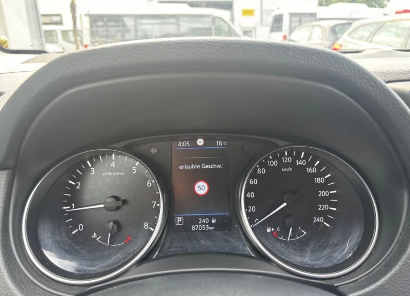 Nissan Qashqai 1.3 tCe 1.2 DiG-T , снимка 11 - Автомобили и джипове - 51315407
