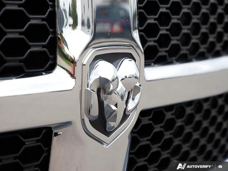 Dodge RAM 1500 * TradesmanSXT, QUAD, 4X4, HEMI, POWER GROUP, AS T, снимка 13 - Автомобили и джипове - 52976672