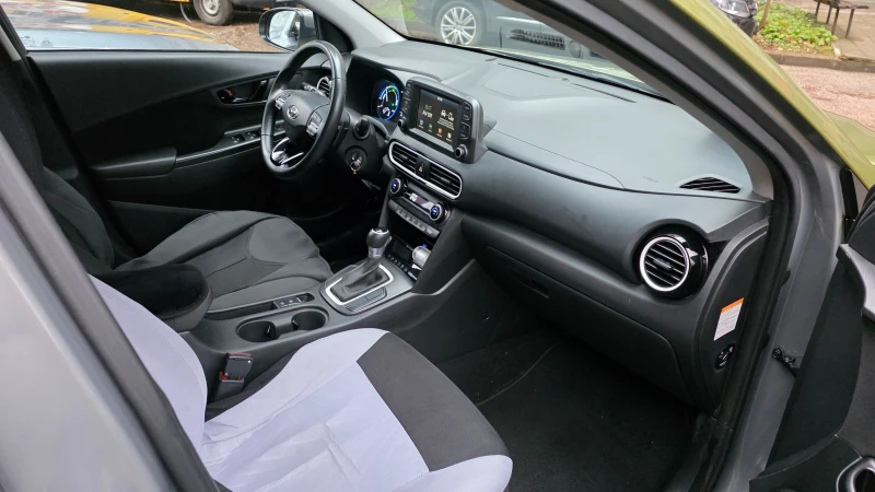Hyundai Kona 1.6 Hybrid, снимка 8 - Автомобили и джипове - 53301258