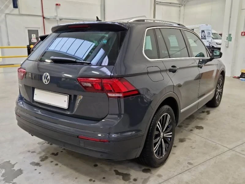 VW Tiguan, снимка 8 - Автомобили и джипове - 49518770