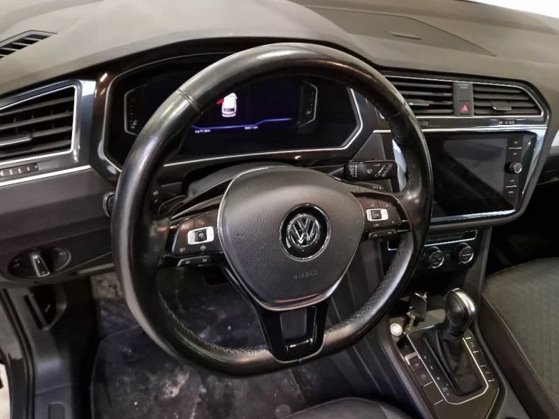 VW Tiguan, снимка 4 - Автомобили и джипове - 49518770