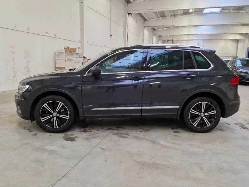 VW Tiguan, снимка 2 - Автомобили и джипове - 49518770