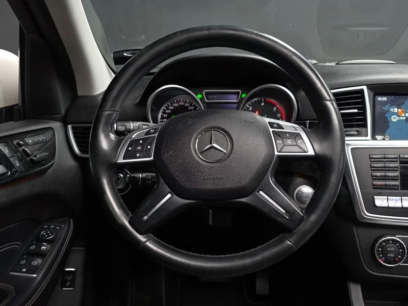 Mercedes-Benz ML 350 * 2014* ЦЕНАДОБГ!, снимка 13 - Автомобили и джипове - 55967333