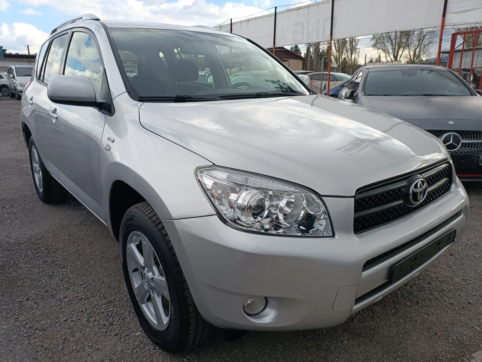 Toyota Rav4 2.2D4D - изображение 2