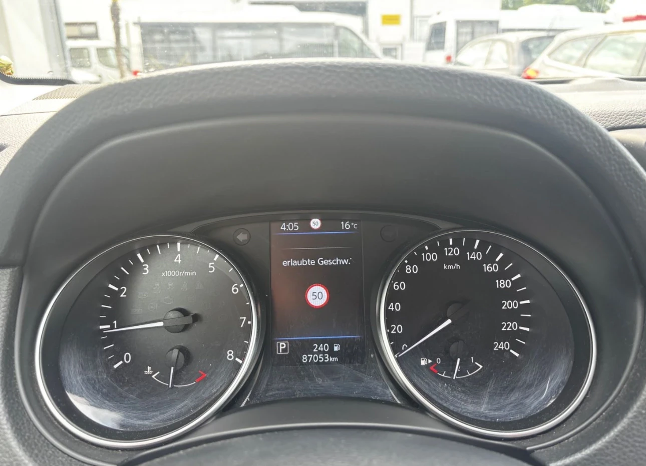 Nissan Qashqai 1.3 tCe 1.2 DiG-T , снимка 11 - Автомобили и джипове - 51315407