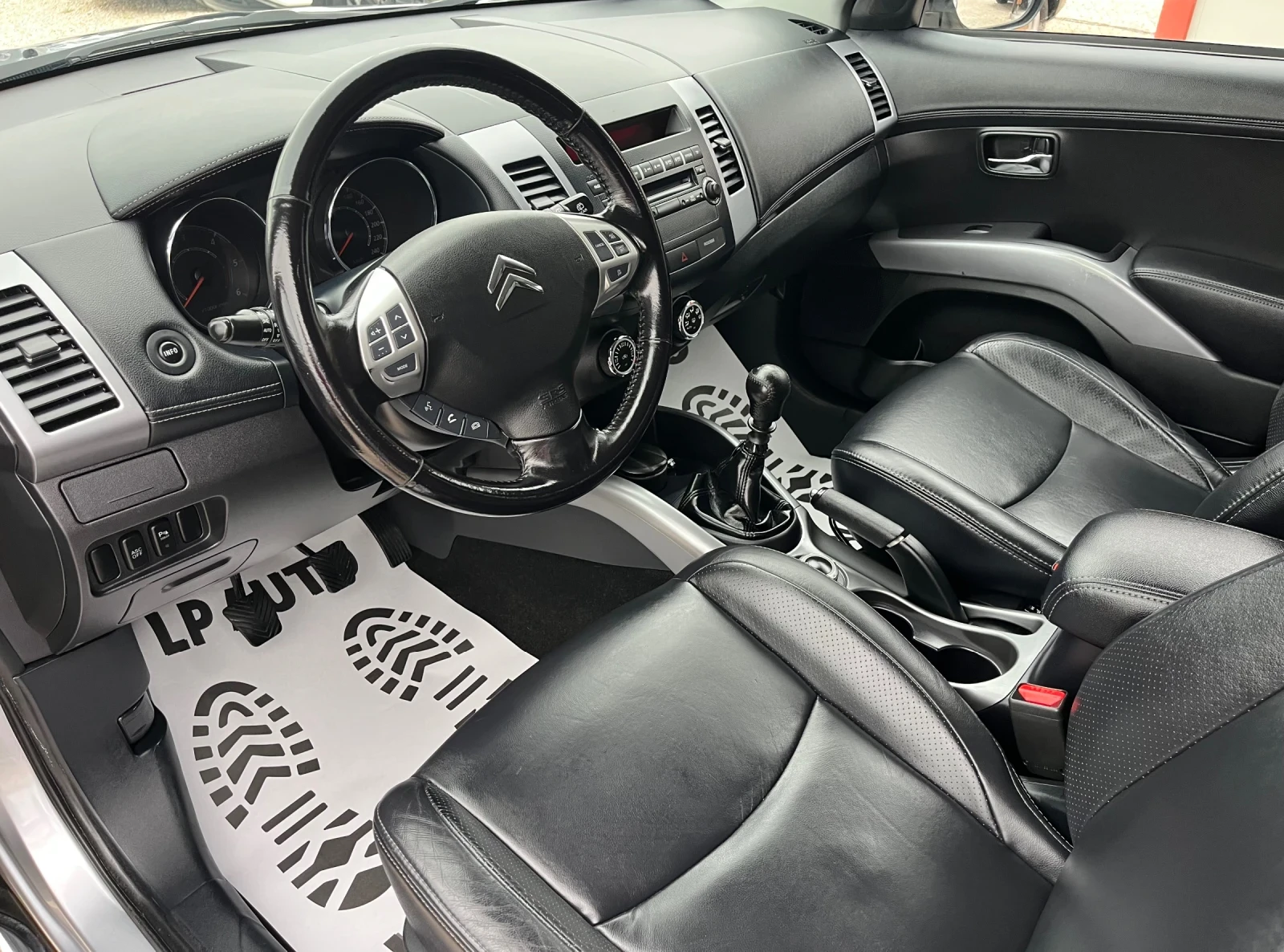 Citroen C-Crosser 2.2HDI* 156k.c* 4WD* 7-местен - изображение 7
