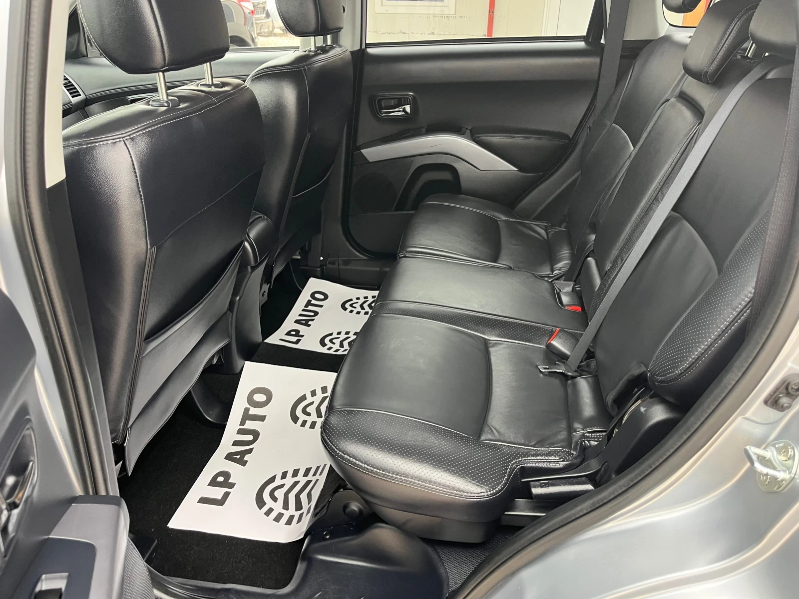 Citroen C-Crosser 2.2HDI* 156k.c* 4WD* 7-местен - изображение 10