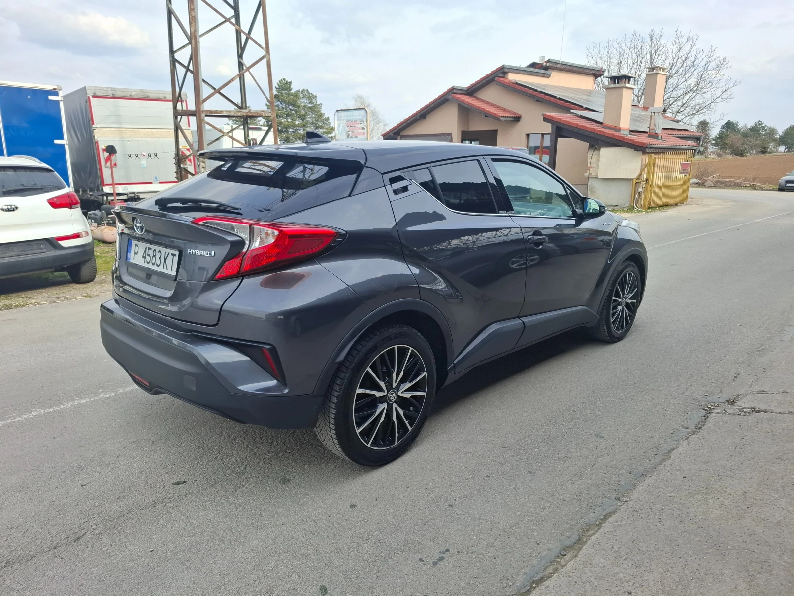 Toyota C-HR 1.8HYBRID Камера Подгрев, снимка 5 - Автомобили и джипове - 53876566