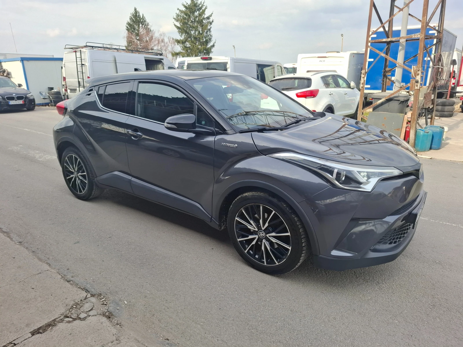 Toyota C-HR 1.8HYBRID Камера Подгрев, снимка 2 - Автомобили и джипове - 53876566