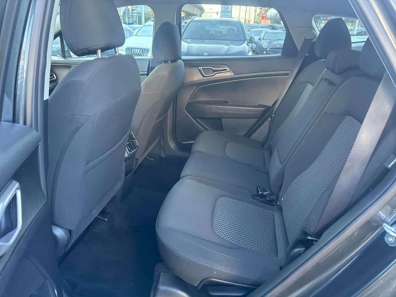 Kia Sportage * LX AWD * КАМЕРА * ПОДГРЕВИ * CARPLAY, снимка 10 - Автомобили и джипове - 54021226