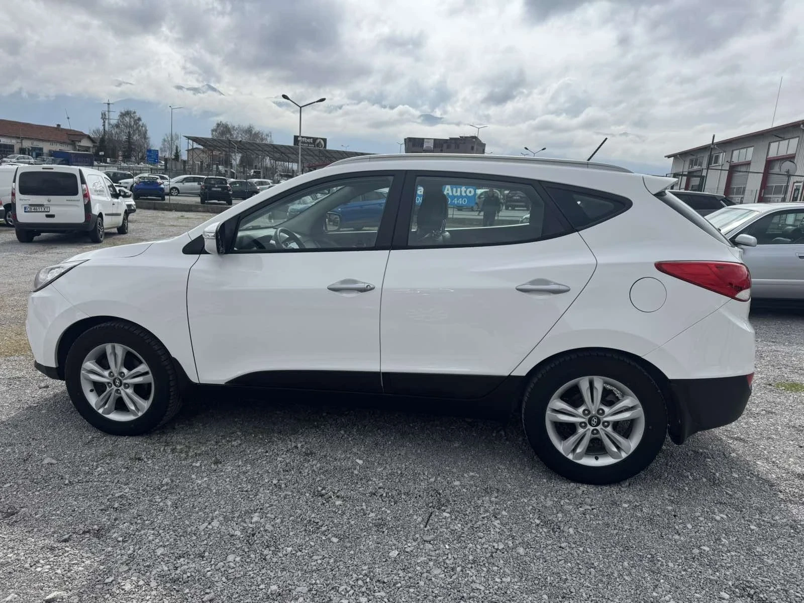 Hyundai IX35 1.7 CRDi, снимка 4 - Автомобили и джипове - 54116240