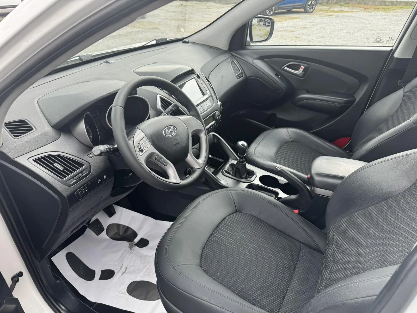 Hyundai IX35 1.7 CRDi, снимка 9 - Автомобили и джипове - 54116240