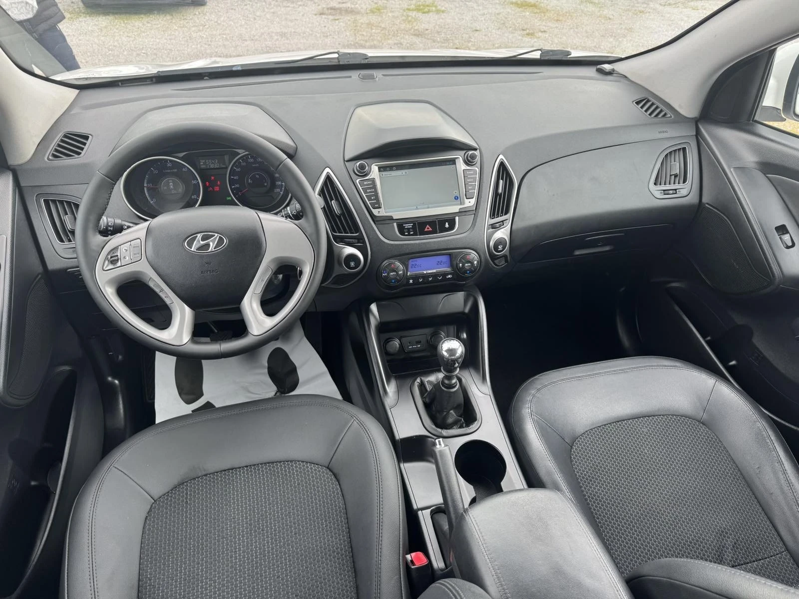 Hyundai IX35 1.7 CRDi, снимка 10 - Автомобили и джипове - 54116240