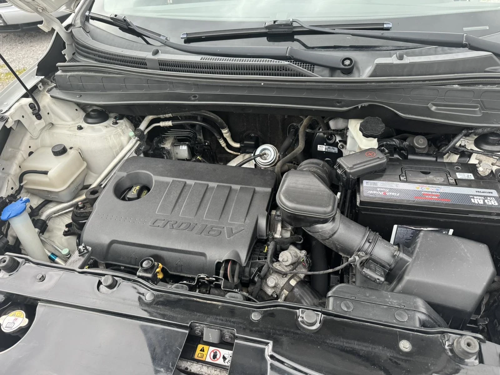 Hyundai IX35 1.7 CRDi, снимка 17 - Автомобили и джипове - 54116240