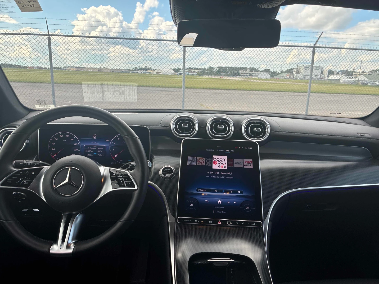 Mercedes-Benz GLC 300 * 300 * CARFAX * , снимка 9 - Автомобили и джипове - 56072423