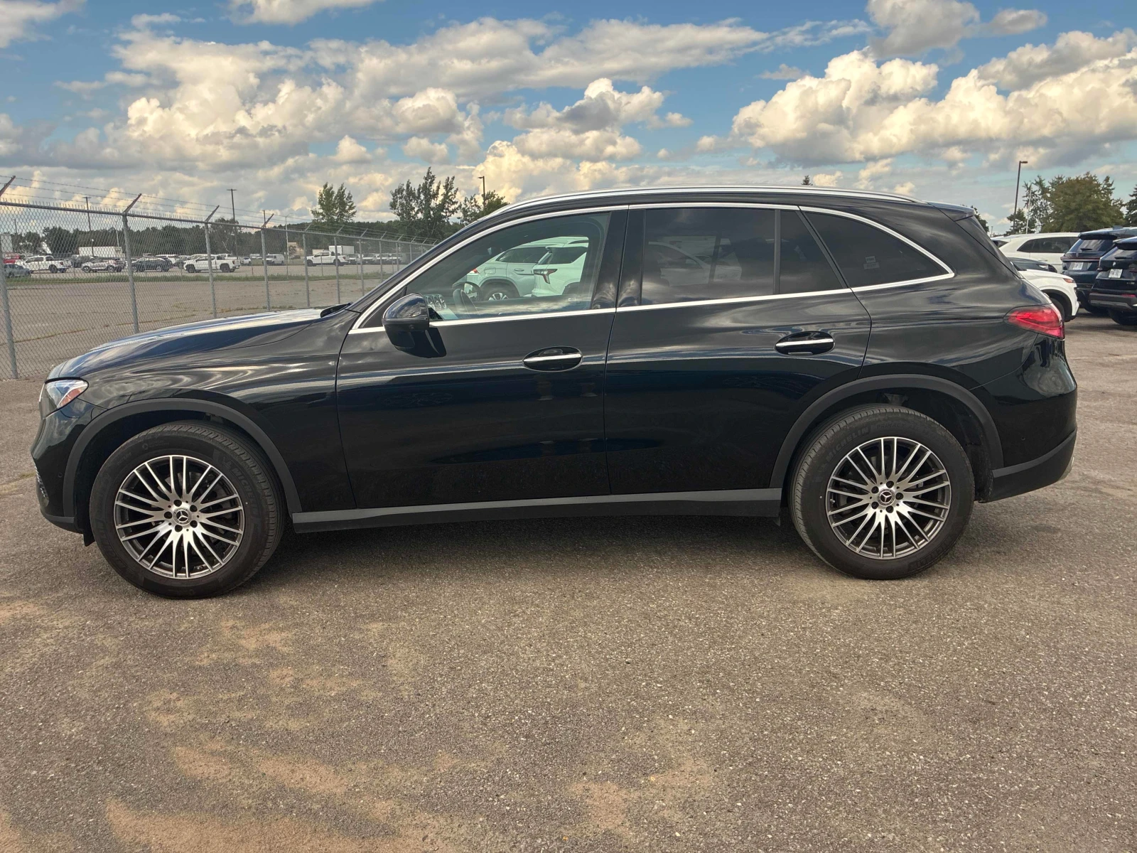 Mercedes-Benz GLC 300 * 300 * CARFAX * , снимка 2 - Автомобили и джипове - 56072423