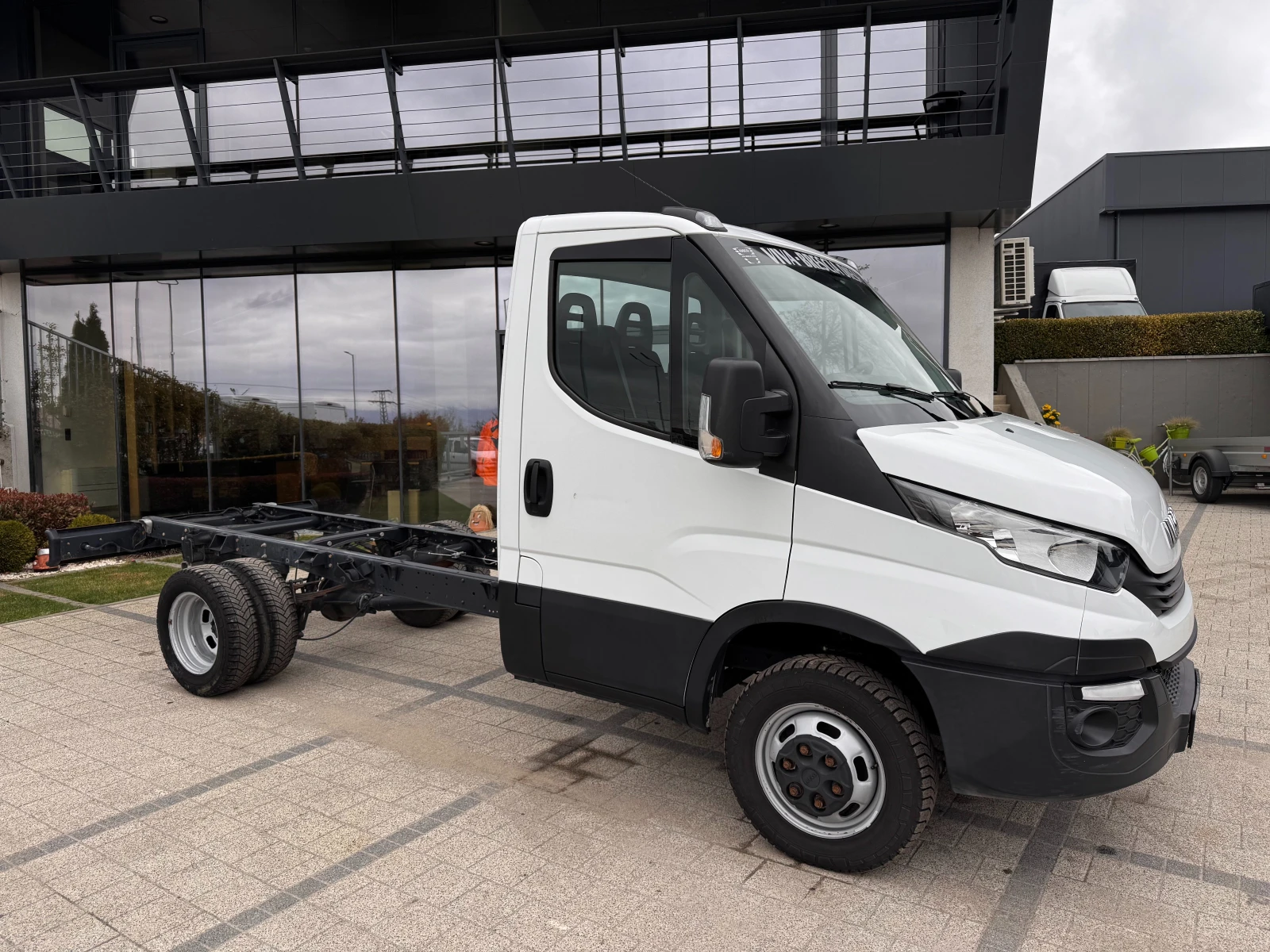 Iveco Daily 35C16 3.5т. Клима Euro 6b - изображение 2