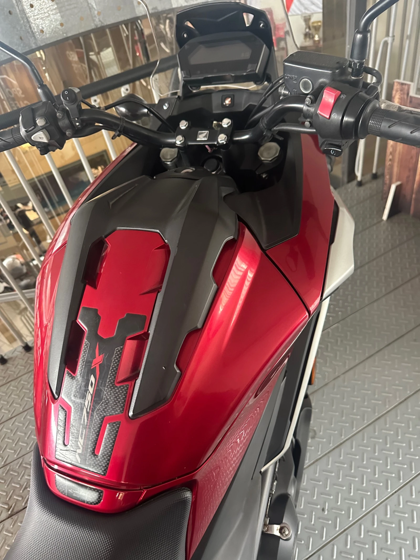 Honda Nc 750X 2017г., снимка 3 - Мотоциклети и мототехника - 54057738