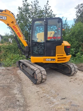   JCB