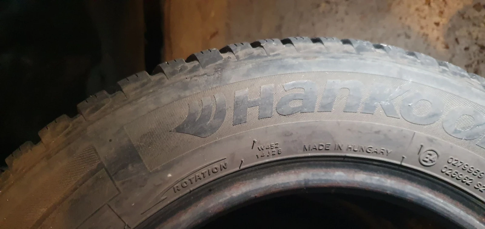 Гуми Зимни 205/55R16, снимка 3 - Гуми и джанти - 56171538