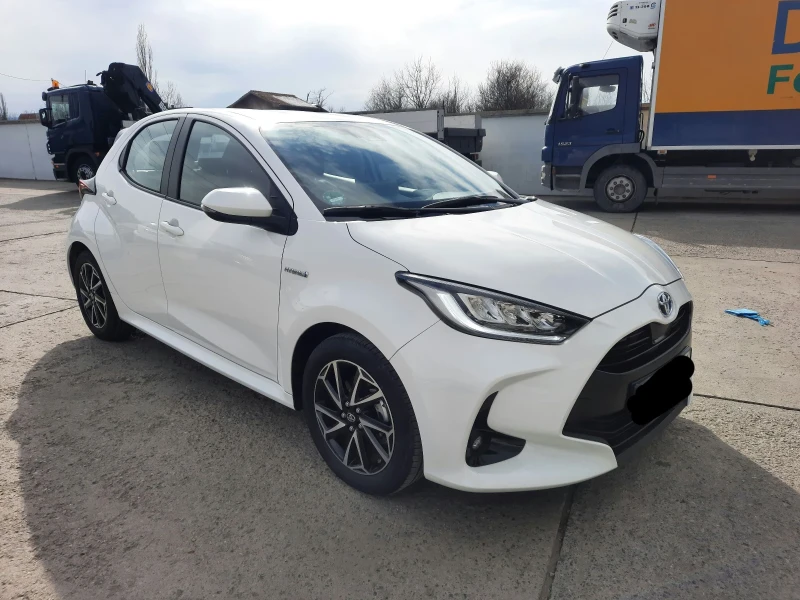 Toyota Yaris 1, 5 автоматик , снимка 3 - Автомобили и джипове - 47005137