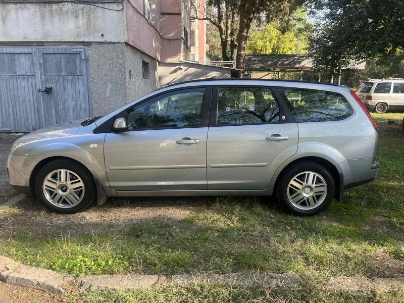 Ford Focus 2.0 Ghia, снимка 5 - Автомобили и джипове - 47393323