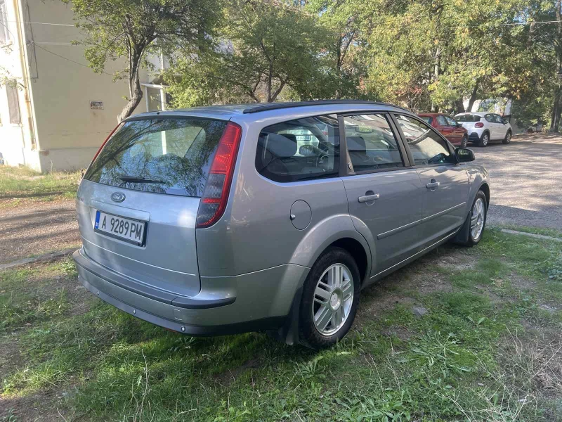 Ford Focus 2.0 Ghia, снимка 4 - Автомобили и джипове - 47393323