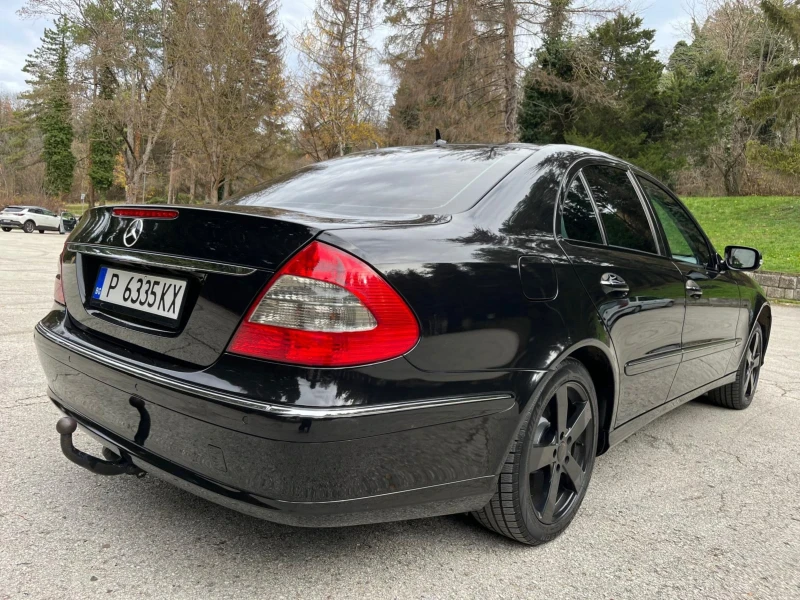 Mercedes-Benz E 220 FACELIFT/НАП. ОБСЛУЖЕН/С НОВИ ГУМИ DOT0324/ВС.ПЛ., снимка 1 - Автомобили и джипове - 48065485