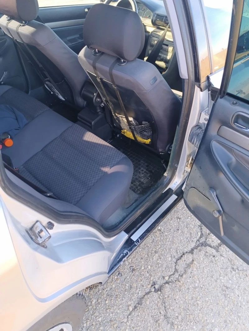 Audi A4 1.6, снимка 5 - Автомобили и джипове - 52206857