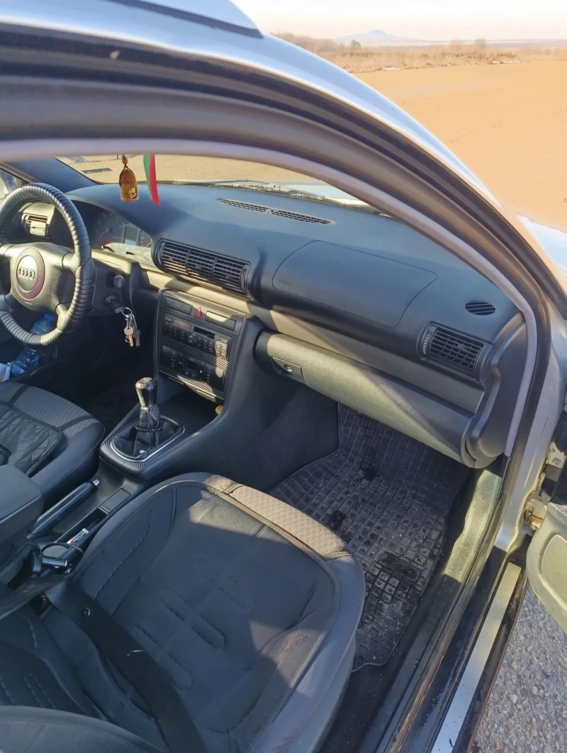 Audi A4 1.6, снимка 3 - Автомобили и джипове - 52206857