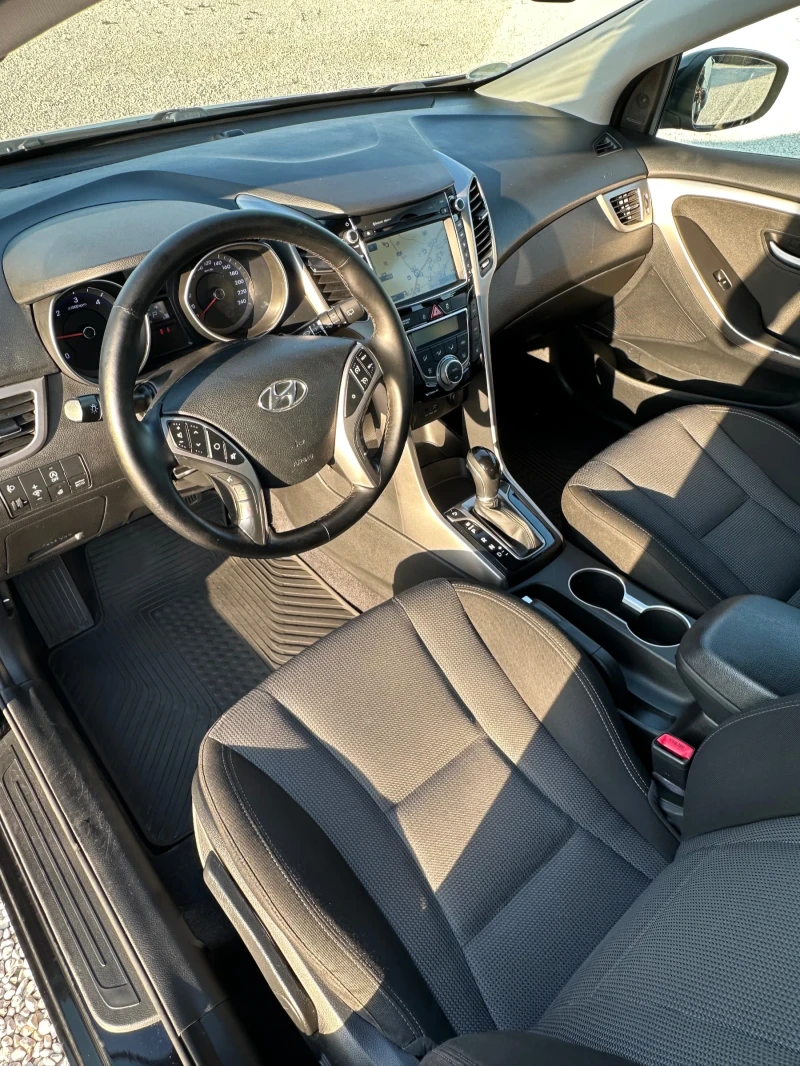 Hyundai I30 1.6 CRDI Автоматик Facelift Full, снимка 7 - Автомобили и джипове - 52155241