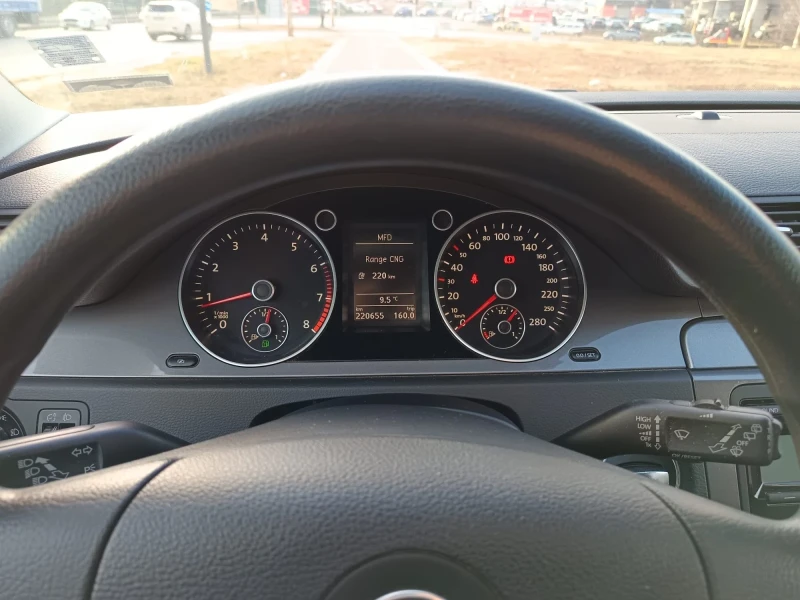 VW Passat 1, 4 метан, снимка 10 - Автомобили и джипове - 52510013