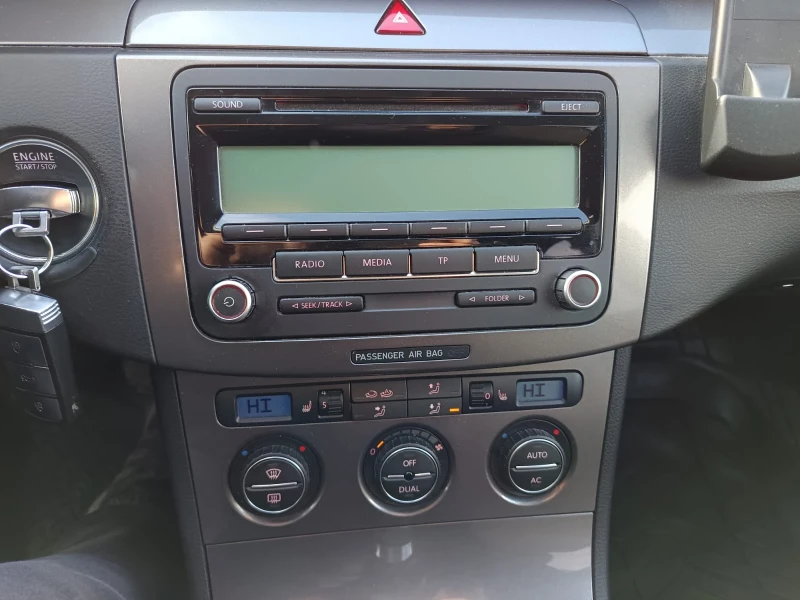 VW Passat 1, 4 метан, снимка 8 - Автомобили и джипове - 52510013