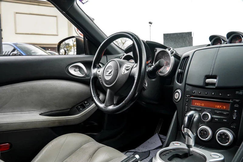 Nissan 370Z * TOURING* АвтоКредит* (ЦЕНА ДО БГ), снимка 12 - Автомобили и джипове - 52554493