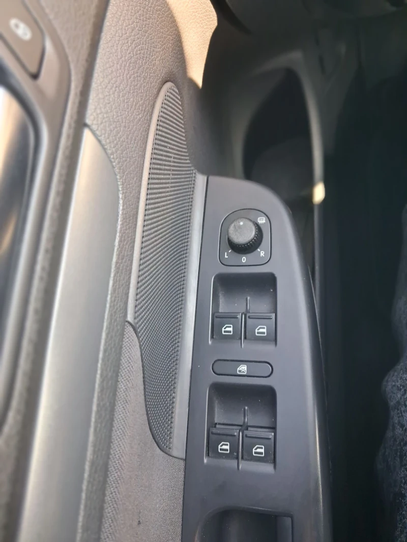 VW Golf, снимка 12 - Автомобили и джипове - 52789531