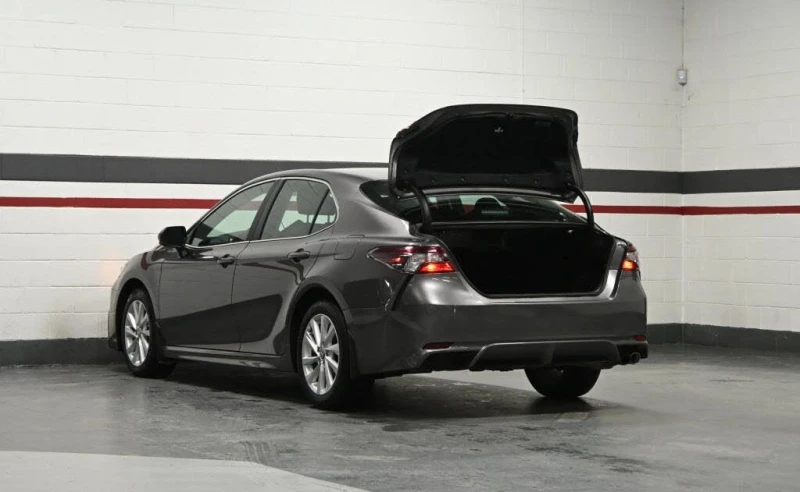 Toyota Camry Toyota Camry* SE FWD* АвтоКредит* (ЦЕНА ДО БГ), снимка 3 - Автомобили и джипове - 53048537