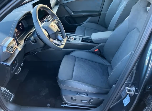 Cupra Formentor VZ* 4Drive* PANO* DISTR* KEYLESS* CAM* , снимка 3 - Автомобили и джипове - 53943440