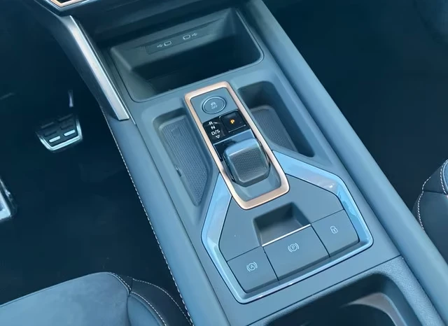 Cupra Formentor VZ* 4Drive* PANO* DISTR* KEYLESS* CAM* , снимка 6 - Автомобили и джипове - 53943440