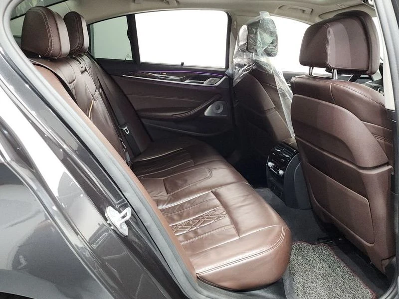 BMW 540 540i xDrive Luxury Plus| 340к.с.| ВКЛ.ТЕХНОТЕСТ, снимка 11 - Автомобили и джипове - 55573577