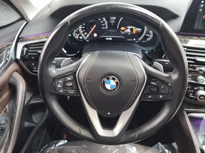BMW 540 540i xDrive Luxury Plus| 340к.с.| ВКЛ.ТЕХНОТЕСТ, снимка 13 - Автомобили и джипове - 55573577