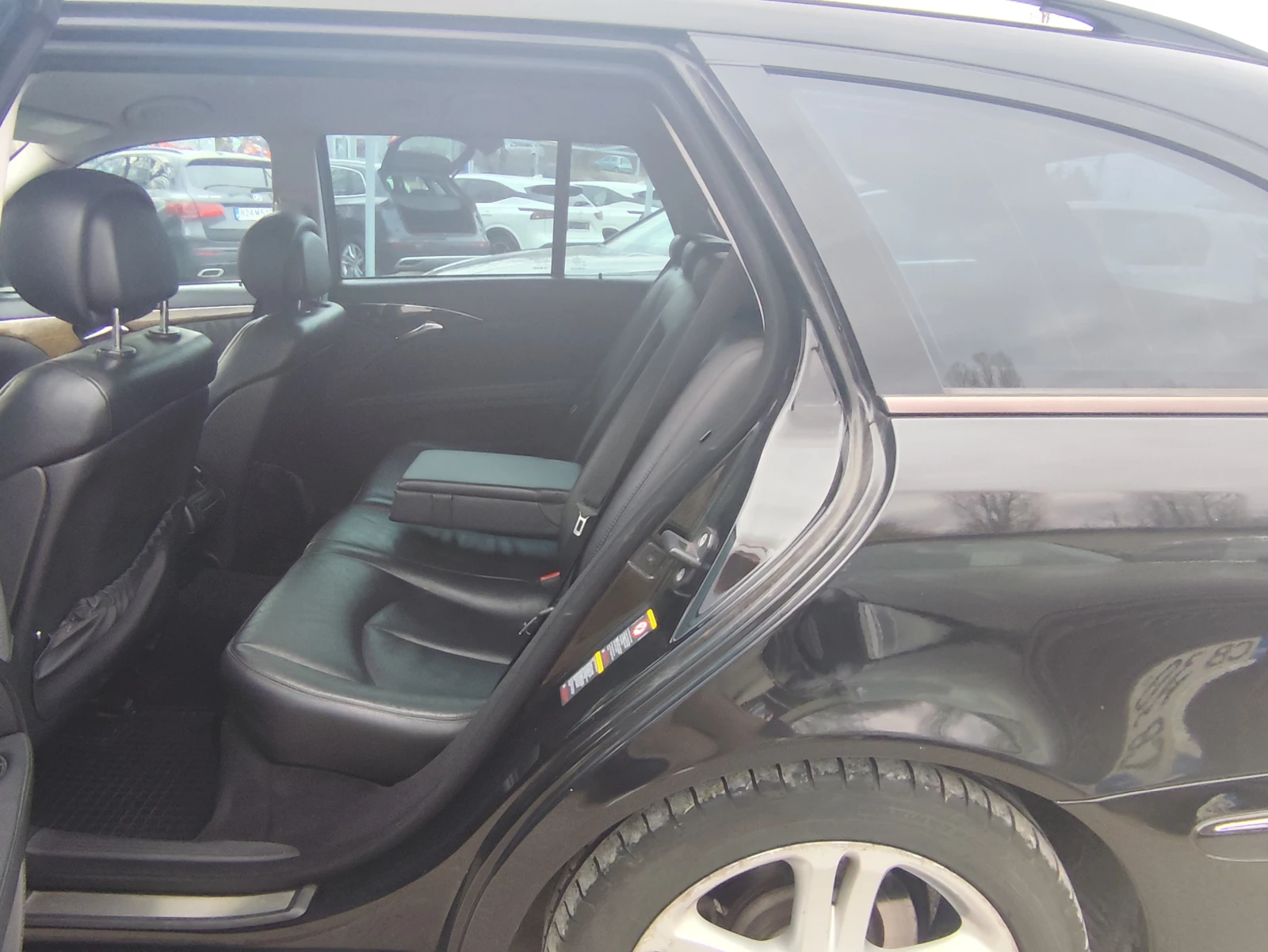 Mercedes-Benz E 280 3.0CDi* АВТОМАТИК* КОЖА* KLIMATRONIK* , снимка 10 - Автомобили и джипове - 53932563