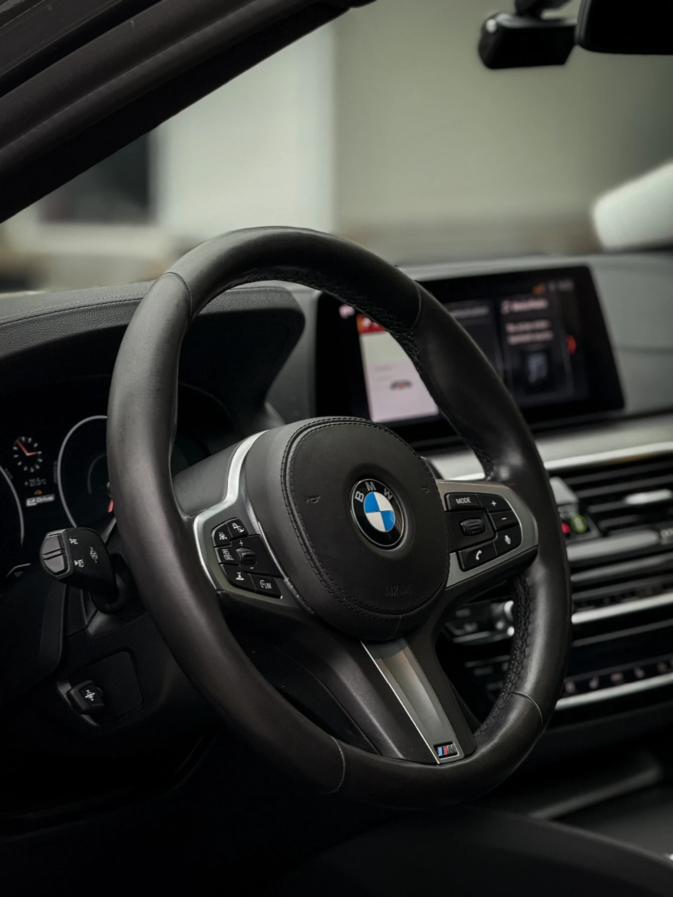 BMW 530E I Performace G30, снимка 9 - Автомобили и джипове - 54063382