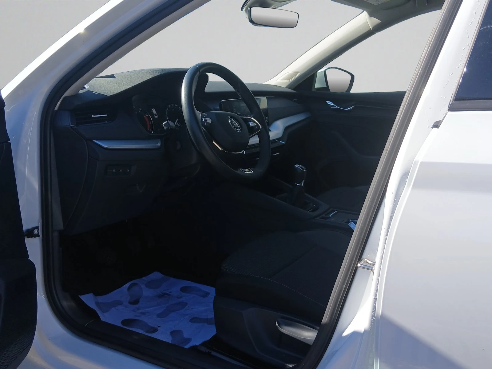 Skoda Octavia 1.5 TSI Ambition, снимка 9 - Автомобили и джипове - 54111990